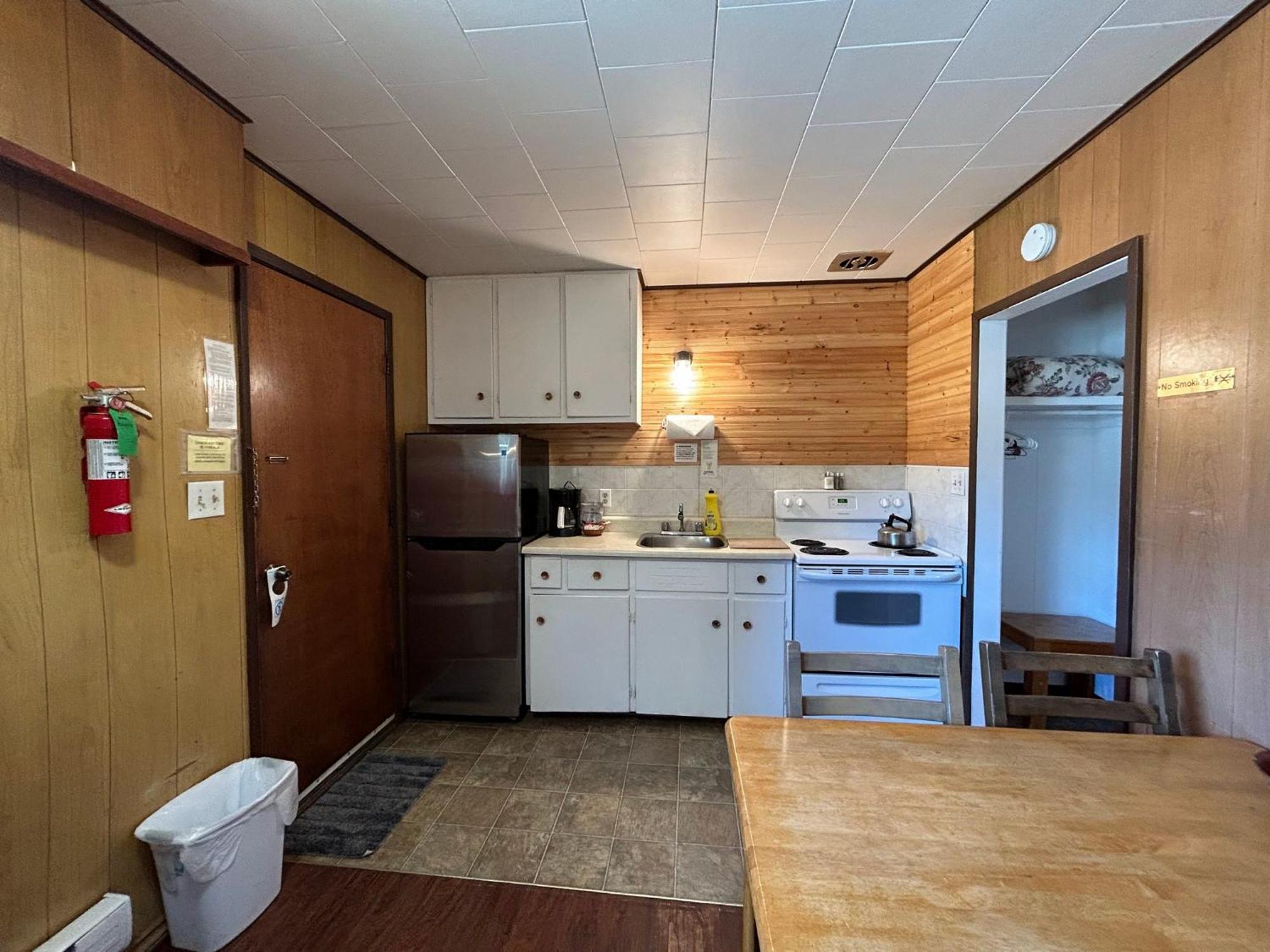 Dolphin Motel Tofino Kültér fotó