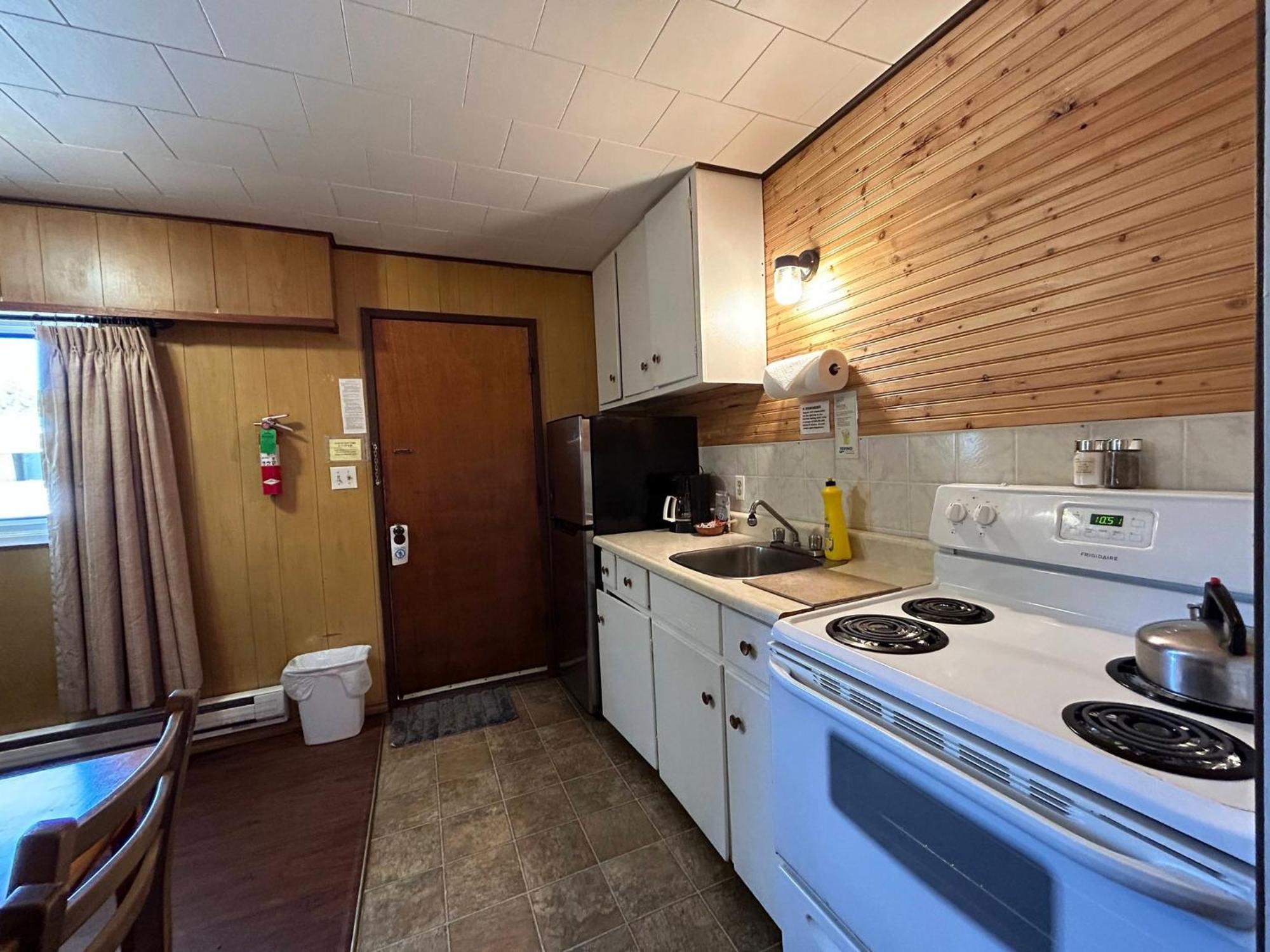 Dolphin Motel Tofino Kültér fotó